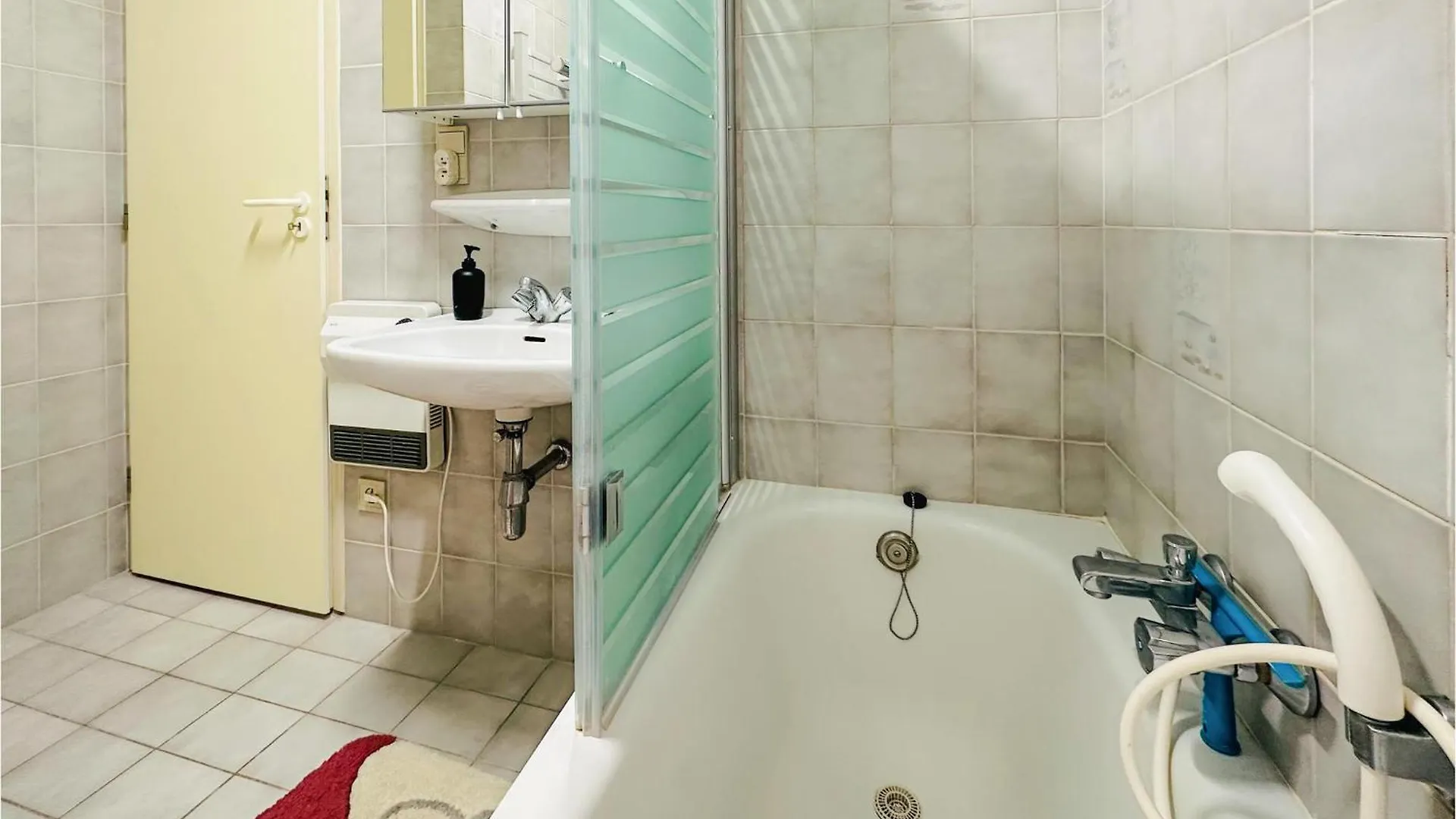 Awesome Apartment In Oostende With Wifi 0*, Ostend Bélgica
